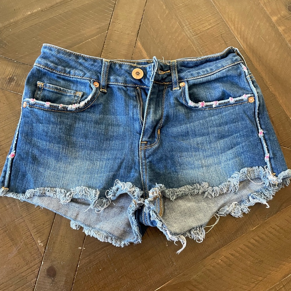 Bullhead Denim Co High Rise Frayed Hem Women's Shorts size 1